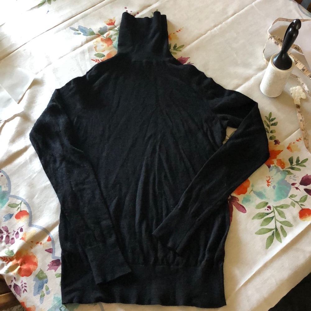 Ann Taylor black viscose turtleneck